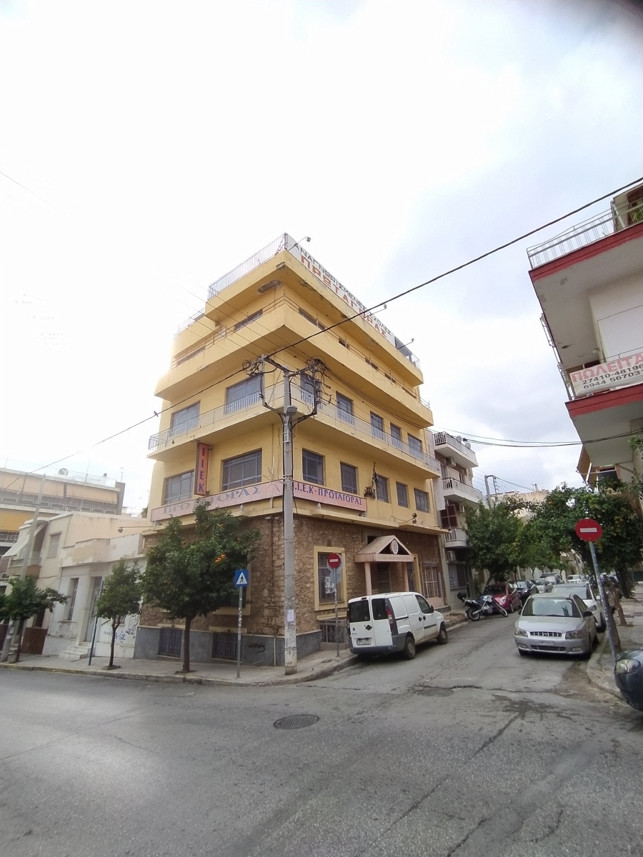 (For Sale) Commercial Building || Piraias/Piraeus - 700 Sq.m, 650.000€ 